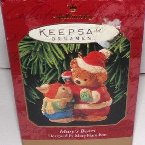 HALLMARK KEEPSAKE ORNAMENT "MARY'S BEARS" DESIGNED BY MARY HAMILTON! VERY CUTE!